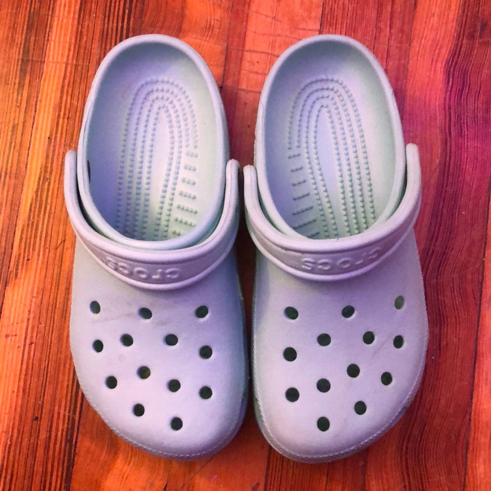 mint green croc